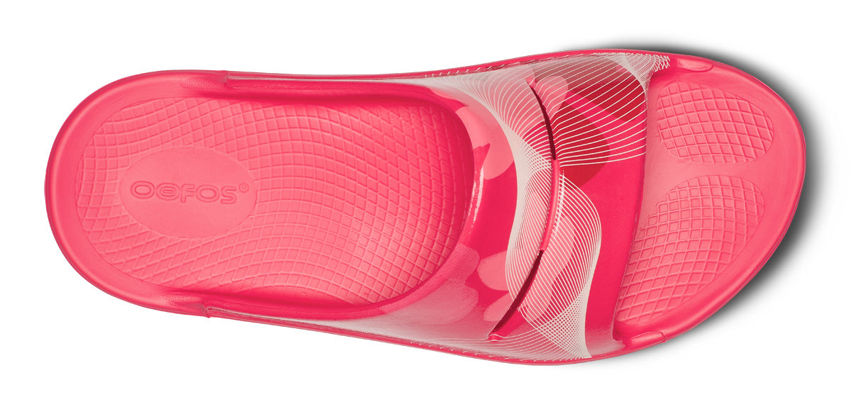 OOFOS Women&#39;s OOahh Slide - Neon Berry Breeze
