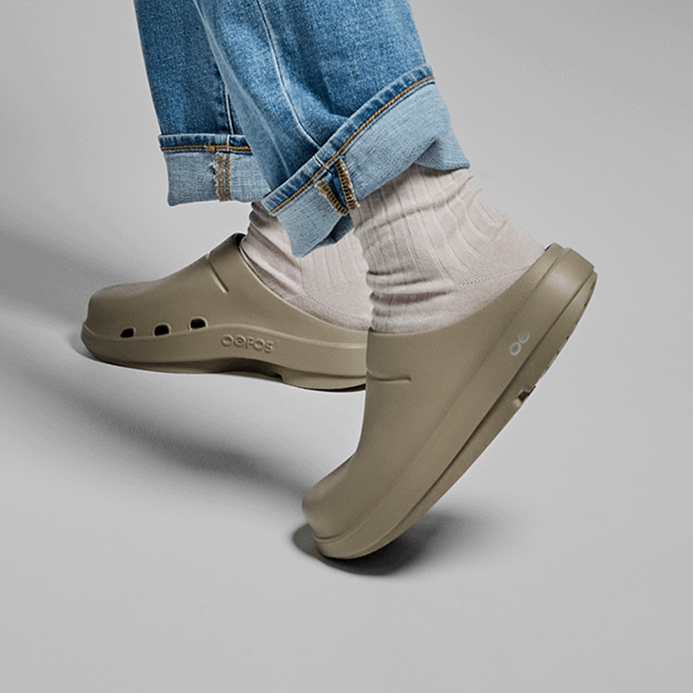 OOFOS Men's OOcloog Clog - Nomad