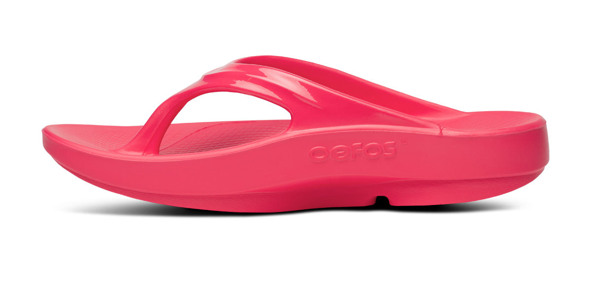 OOFOS Women&#39;s OOlala Thong - Neon Berry