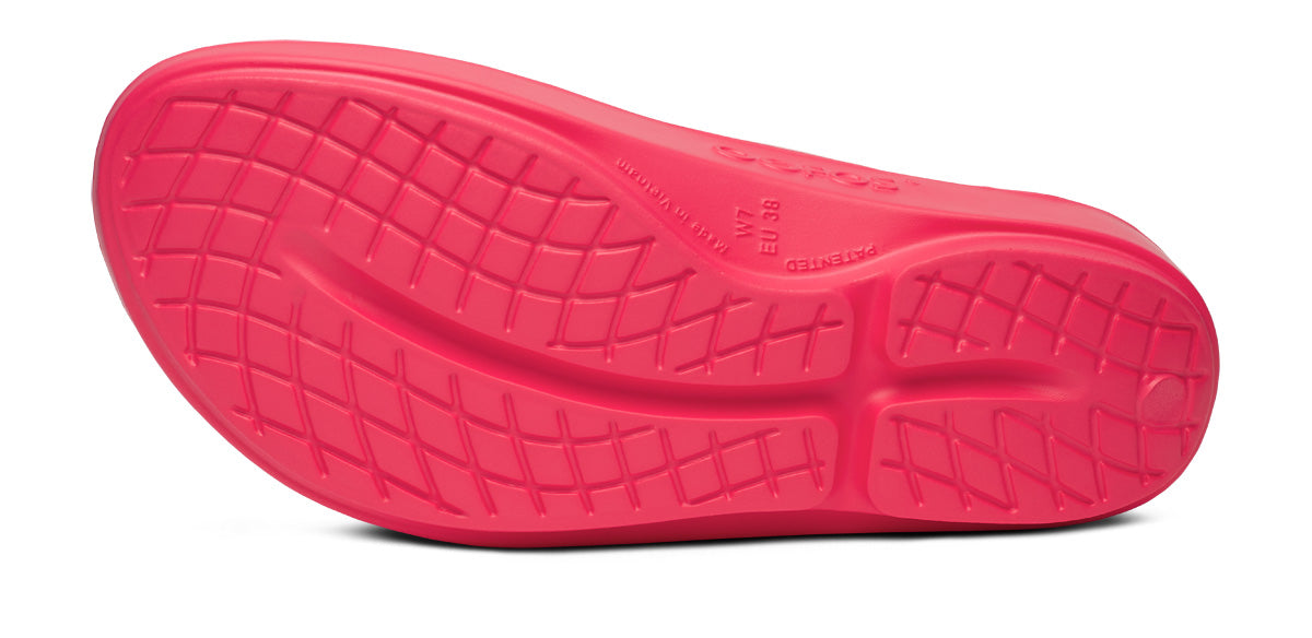 OOFOS Women&#39;s OOlala Thong - Neon Berry