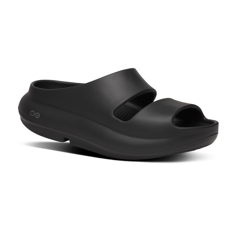 OOFOS Women's OOyea PLUS - Black
