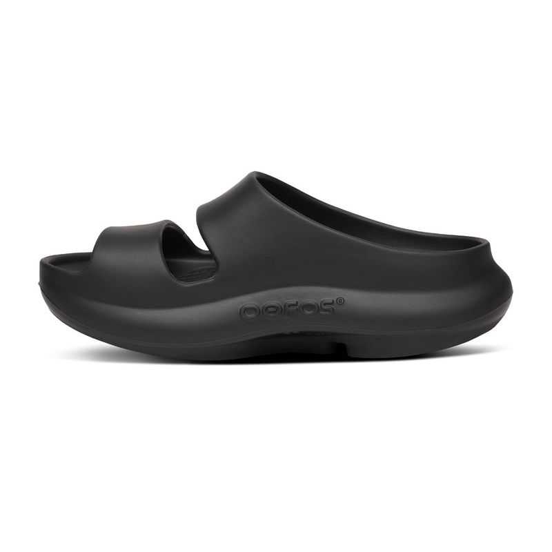 OOFOS Women's OOyea PLUS - Black