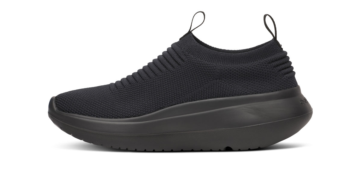 OOFOS Women&#39;s OOmy Zen - Black