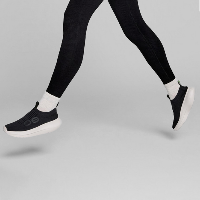 OOFOS Women's OOmy Zen - Chalk Black