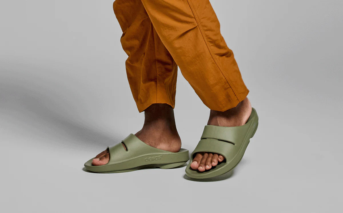 OOFOS Men&#39;s OOahh Slide - Foliage