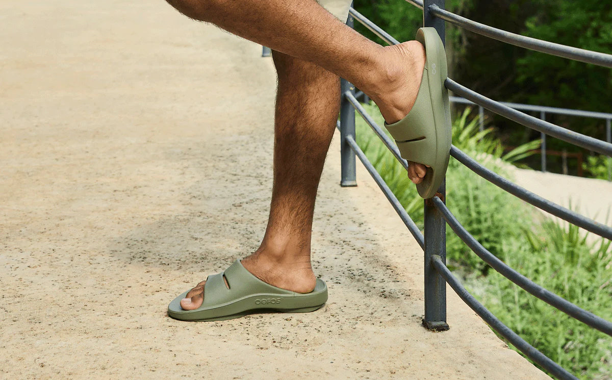OOFOS Men&#39;s OOahh Slide - Foliage