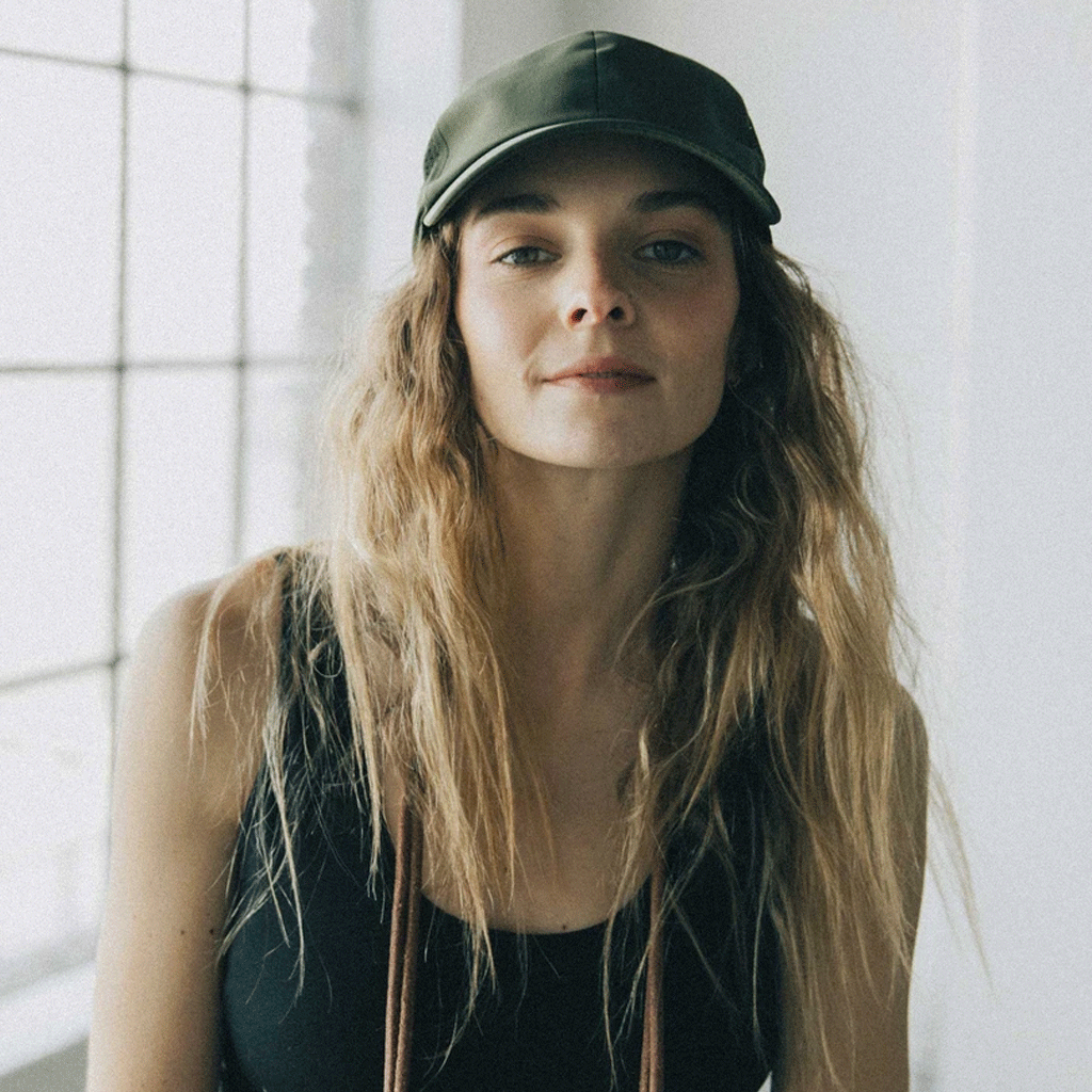 Pointe Studio Seamless Hat - Surplus Green