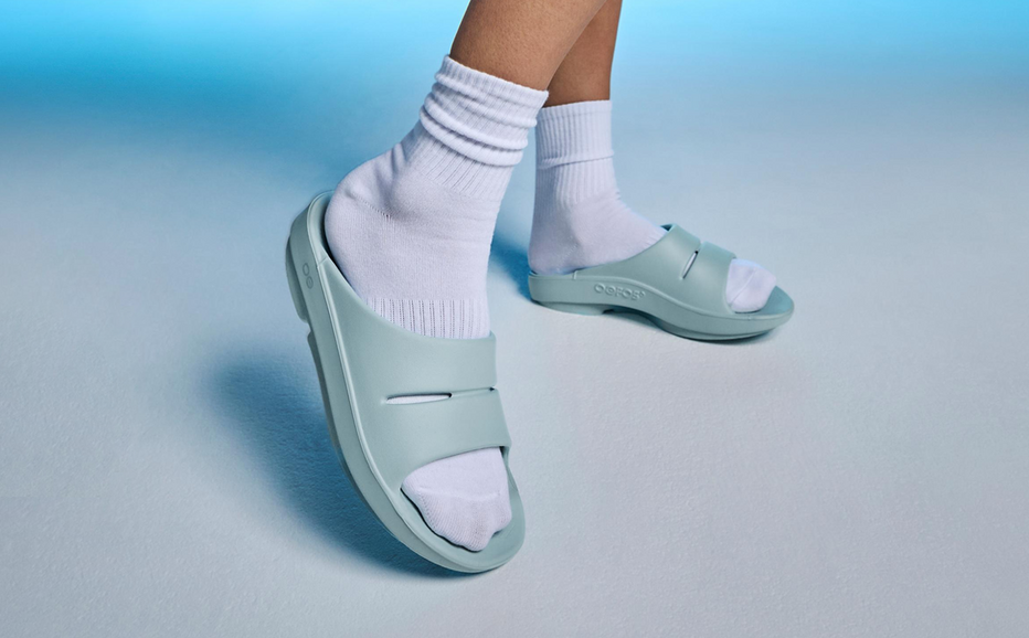 OOFOS Women&#39;s OOahh Slide - Mist