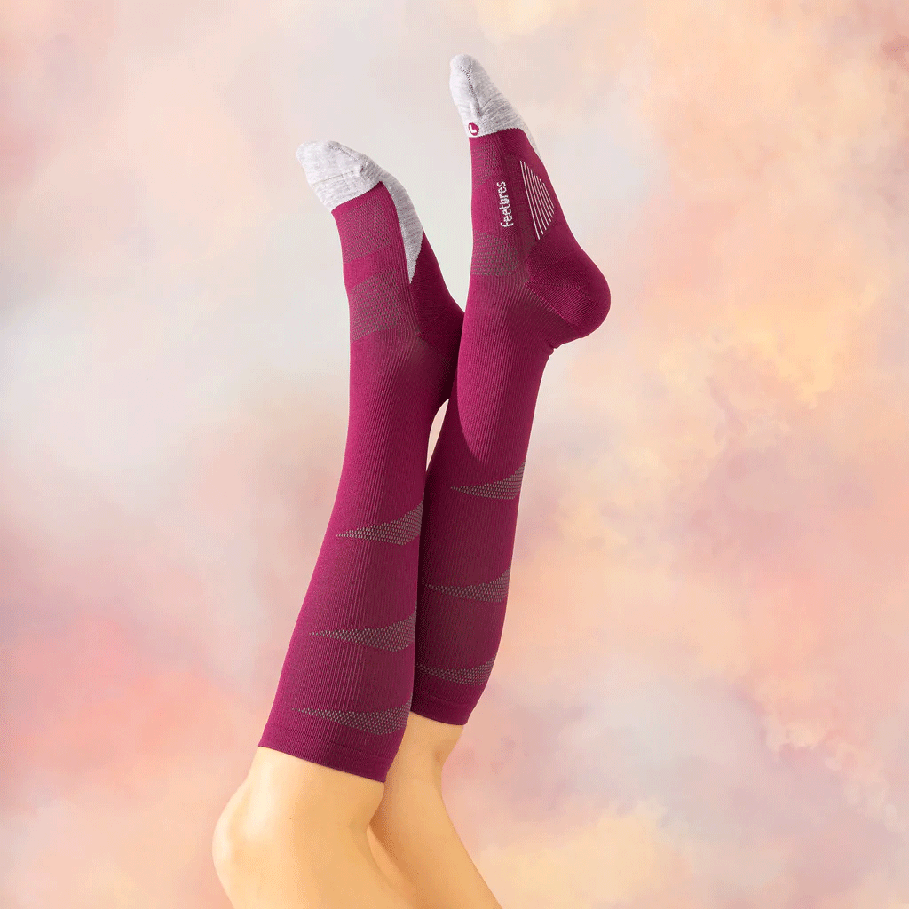 Feetures Graduated Compression Light Cushion Knee High Socks