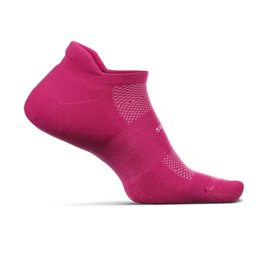 Feetures High Performance Cushion No-Show Tab Socks